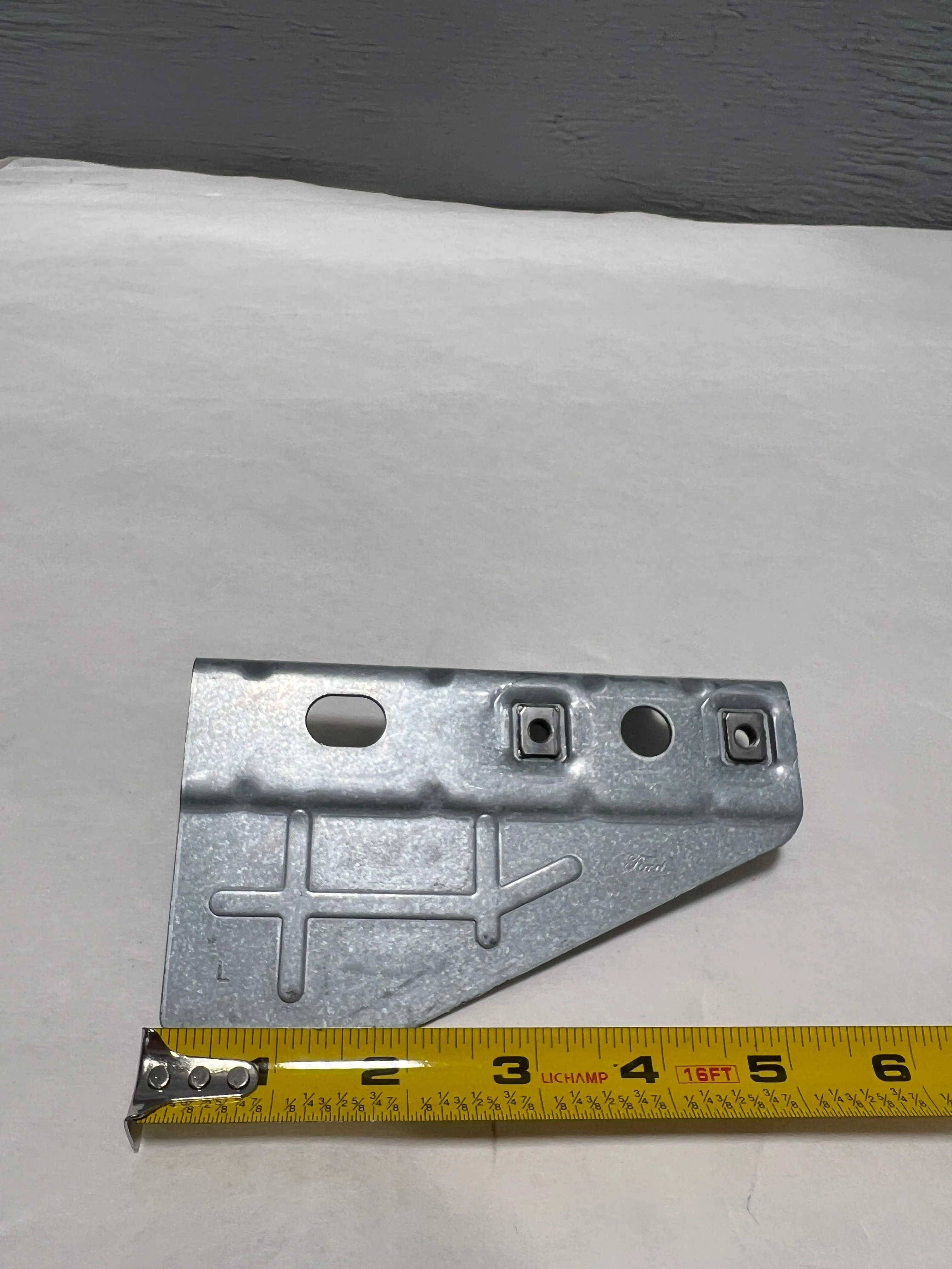 2013-2019 Ford Escape Driver Side Center Fender Bracket CJ5Z-16K039-A